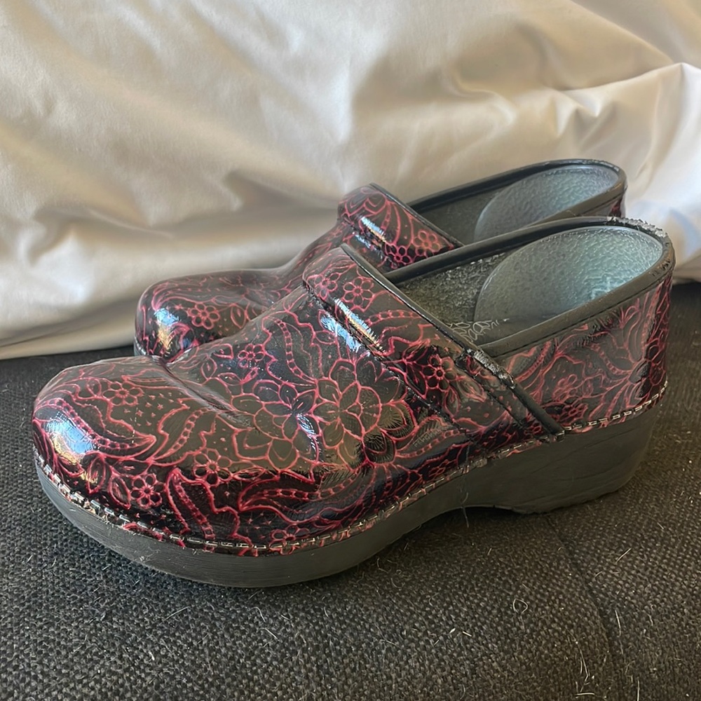 Dansko Women’s XP 2.0 Clogs